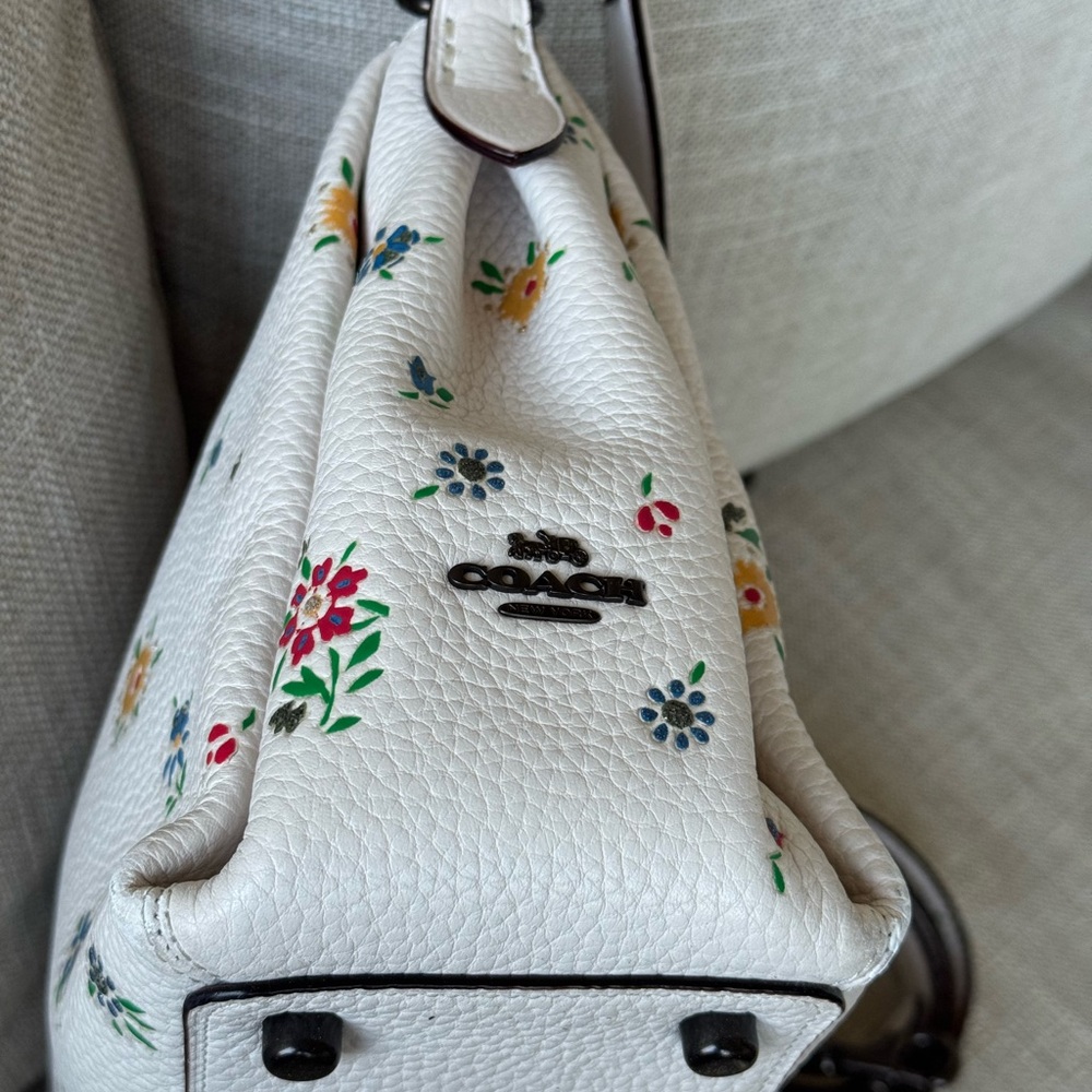 Coach Shay Crossbody Bag With Wildflower Print pebbled leather - Picture 8 of 17